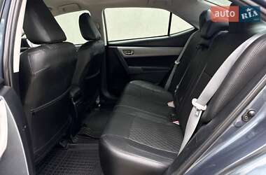Седан Toyota Corolla 2015 в 