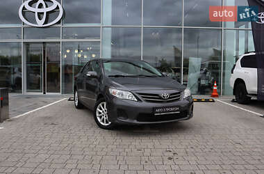 Седан Toyota Corolla 2013 в 