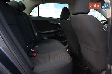 Седан Toyota Corolla 2013 в 