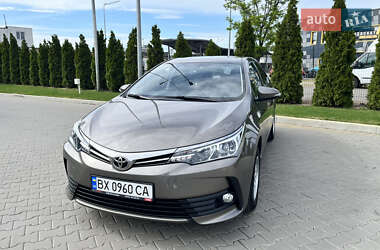 Седан Toyota Corolla 2017 в Києві