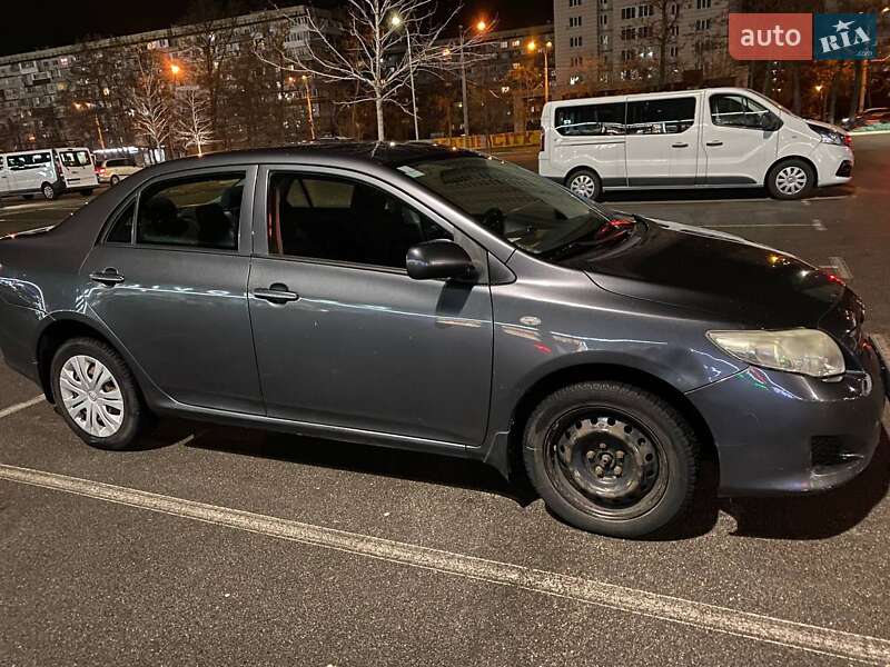 Седан Toyota Corolla 2008 в Киеве
