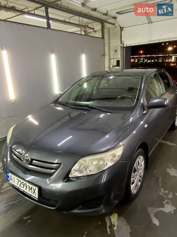 Седан Toyota Corolla 2008 в Киеве