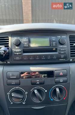 Хетчбек Toyota Corolla 2006 в 