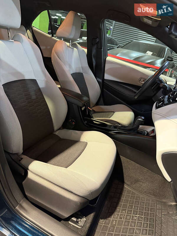 Хэтчбек Toyota Corolla 2021 в Киеве