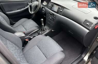 Седан Toyota Corolla 2004 в 
