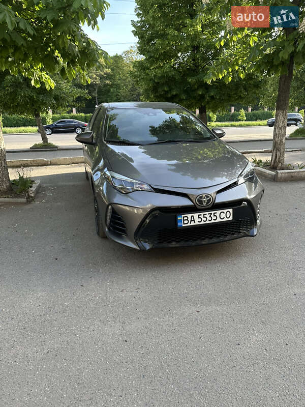 Седан Toyota Corolla 2017 в Кропивницькому