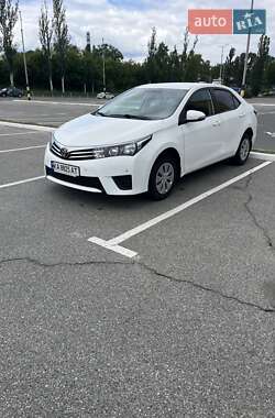 Седан Toyota Corolla 2015 в 