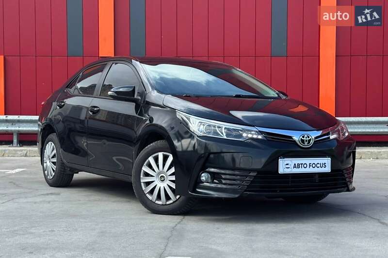 Седан Toyota Corolla 2016 в 