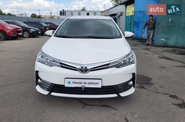 Седан Toyota Corolla 2018 в 