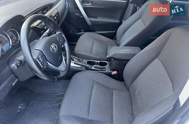 Седан Toyota Corolla 2013 в 
