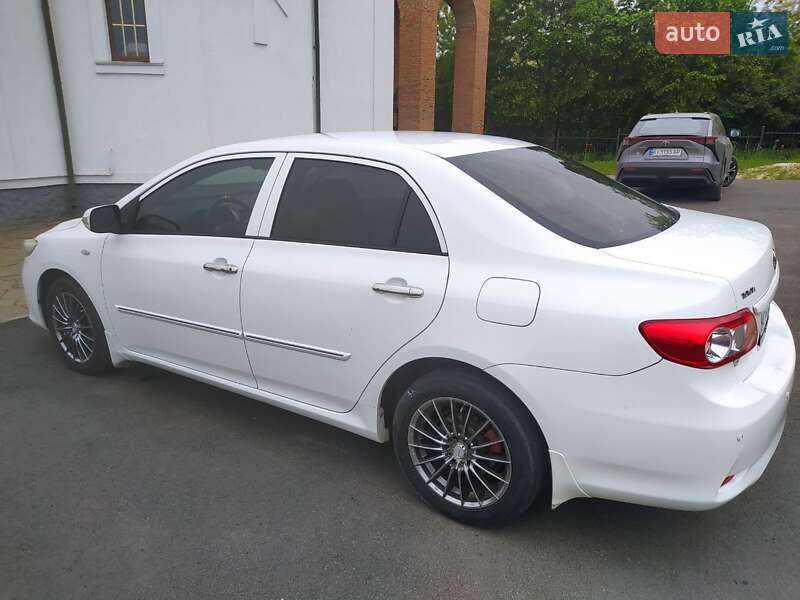 Седан Toyota Corolla 2010 в Києві фото 12 Седан Toyota Corolla 2010 в Києві