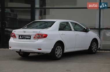 Седан Toyota Corolla 2013 в 