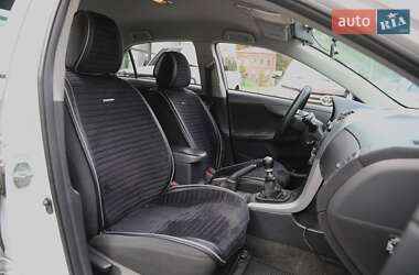 Седан Toyota Corolla 2013 в 