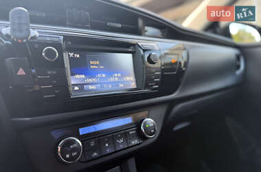 Седан Toyota Corolla 2014 в 