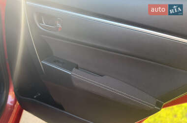 Седан Toyota Corolla 2014 в 