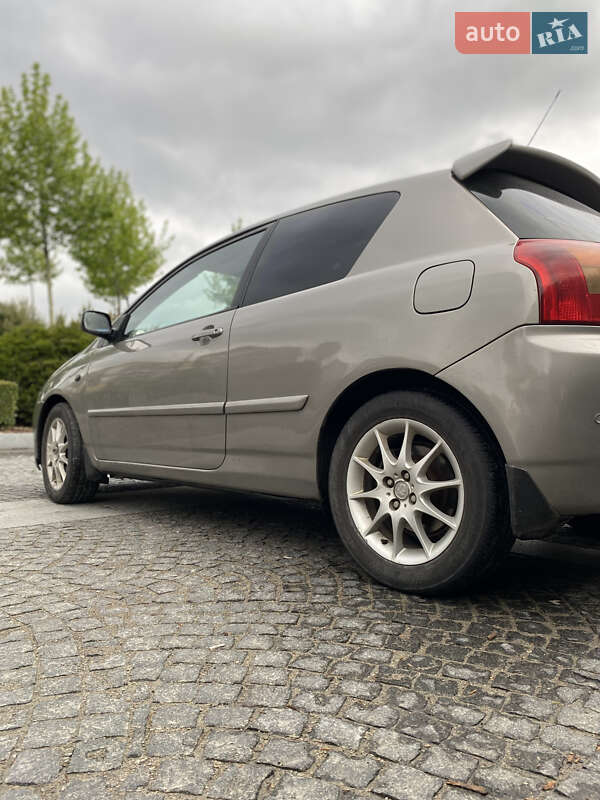 Хетчбек Toyota Corolla 2003 в Дніпрі