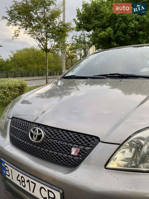 Хетчбек Toyota Corolla 2003 в Дніпрі