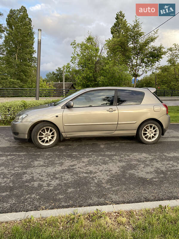 Хетчбек Toyota Corolla 2003 в Дніпрі