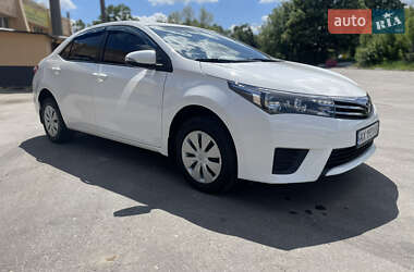 Седан Toyota Corolla 2014 в 