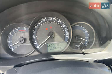 Седан Toyota Corolla 2014 в 