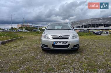 Хэтчбек Toyota Corolla 2004 в Львове