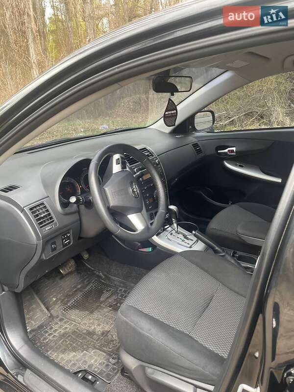 Седан Toyota Corolla 2012 в Кропивницькому