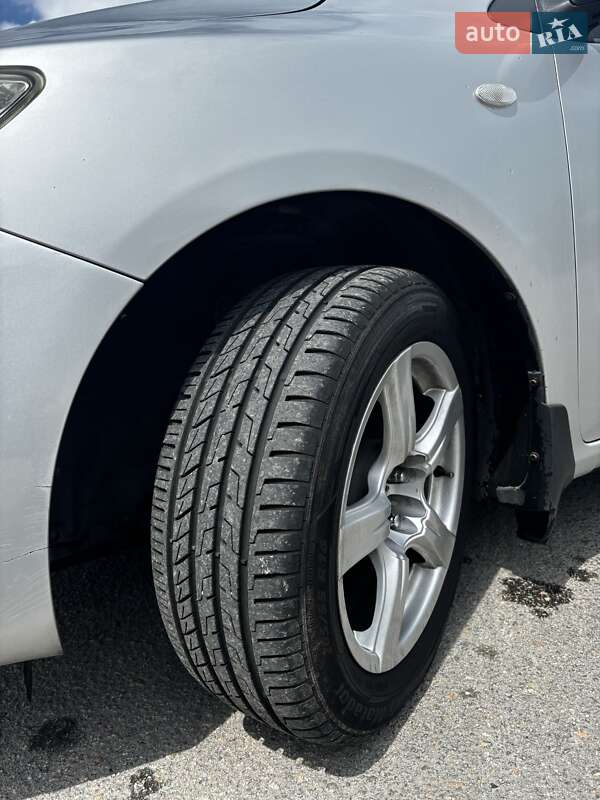 Седан Toyota Corolla 2008 в Запорожье