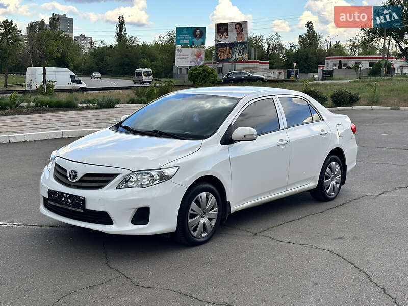 Седан Toyota Corolla 2011 в Кривом Роге