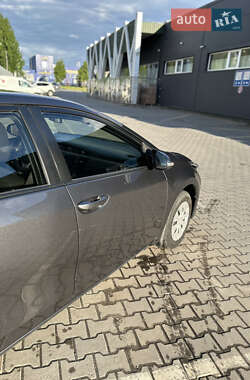 Седан Toyota Corolla 2015 в 