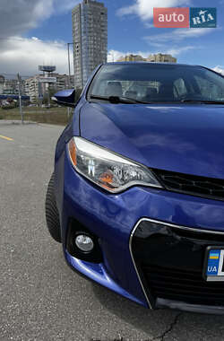 Седан Toyota Corolla 2014 в 