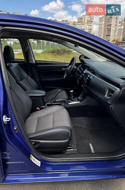 Седан Toyota Corolla 2014 в 