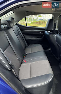 Седан Toyota Corolla 2014 в 