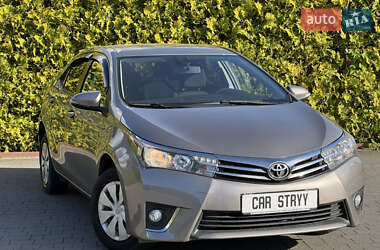 Седан Toyota Corolla 2013 в Стрые
