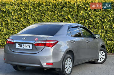 Седан Toyota Corolla 2013 в 
