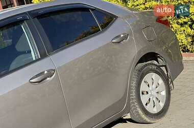Седан Toyota Corolla 2013 в 