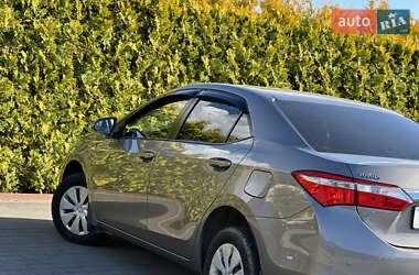 Седан Toyota Corolla 2013 в 