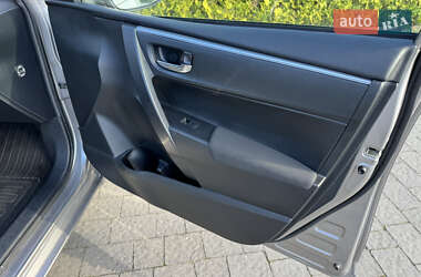 Седан Toyota Corolla 2013 в 