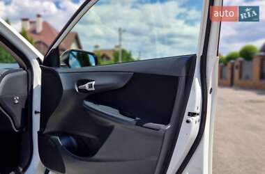 Седан Toyota Corolla 2012 в 