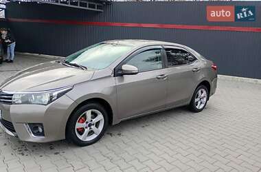 Седан Toyota Corolla 2013 в 