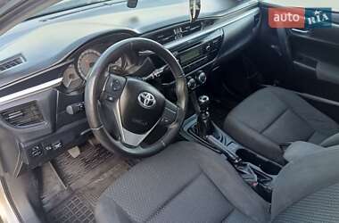 Седан Toyota Corolla 2013 в 
