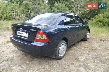 Седан Toyota Corolla 2004 в 