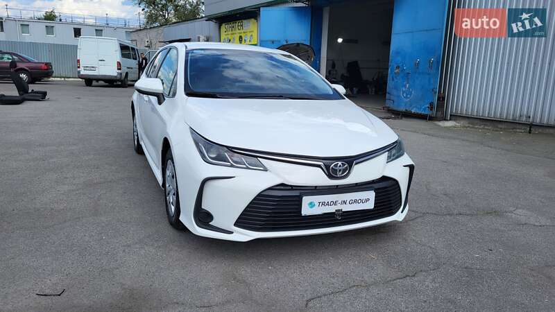 Седан Toyota Corolla 2019 в Києві