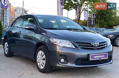 Седан Toyota Corolla 2011 в 