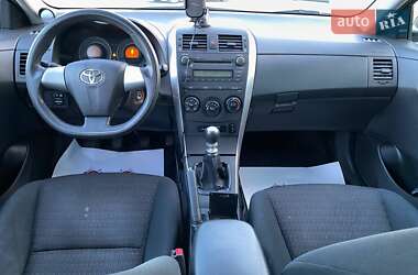 Седан Toyota Corolla 2011 в 