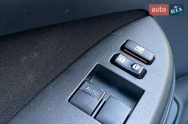 Седан Toyota Corolla 2011 в 