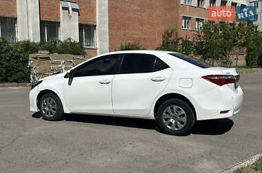 Седан Toyota Corolla 2013 в 