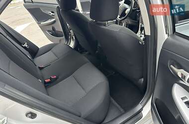 Седан Toyota Corolla 2010 в 