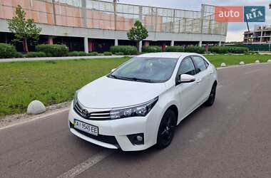Седан Toyota Corolla 2013 в Киеве