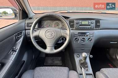 Седан Toyota Corolla 2002 в 
