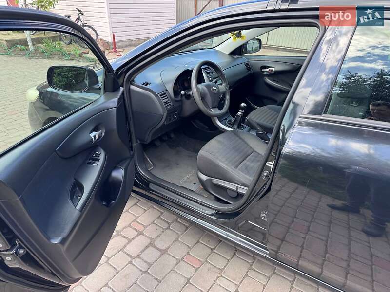 Седан Toyota Corolla 2010 в Киеве